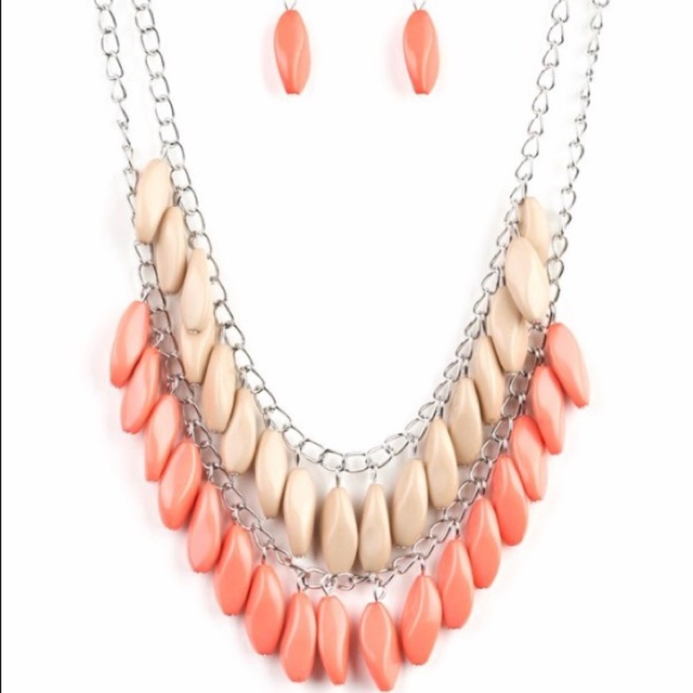 🟧CORAL AND TAN NECKLACE 🟧
